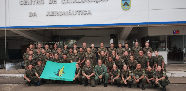 Cadetes da AFA têm instrução técnica no CECAT