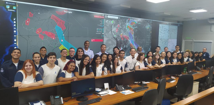 CIMAER recebe visita dos alunos do curso técnico de Meteorologia do CEFET/RJ CIMAER recebe visita dos alunos do curso técnico de Meteorologia do CEFET/RJ