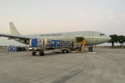 Aeronave KC-30 da FAB transporta toneladas de donativos do Rio de Janeiro para o Rio Grande do Sul 
