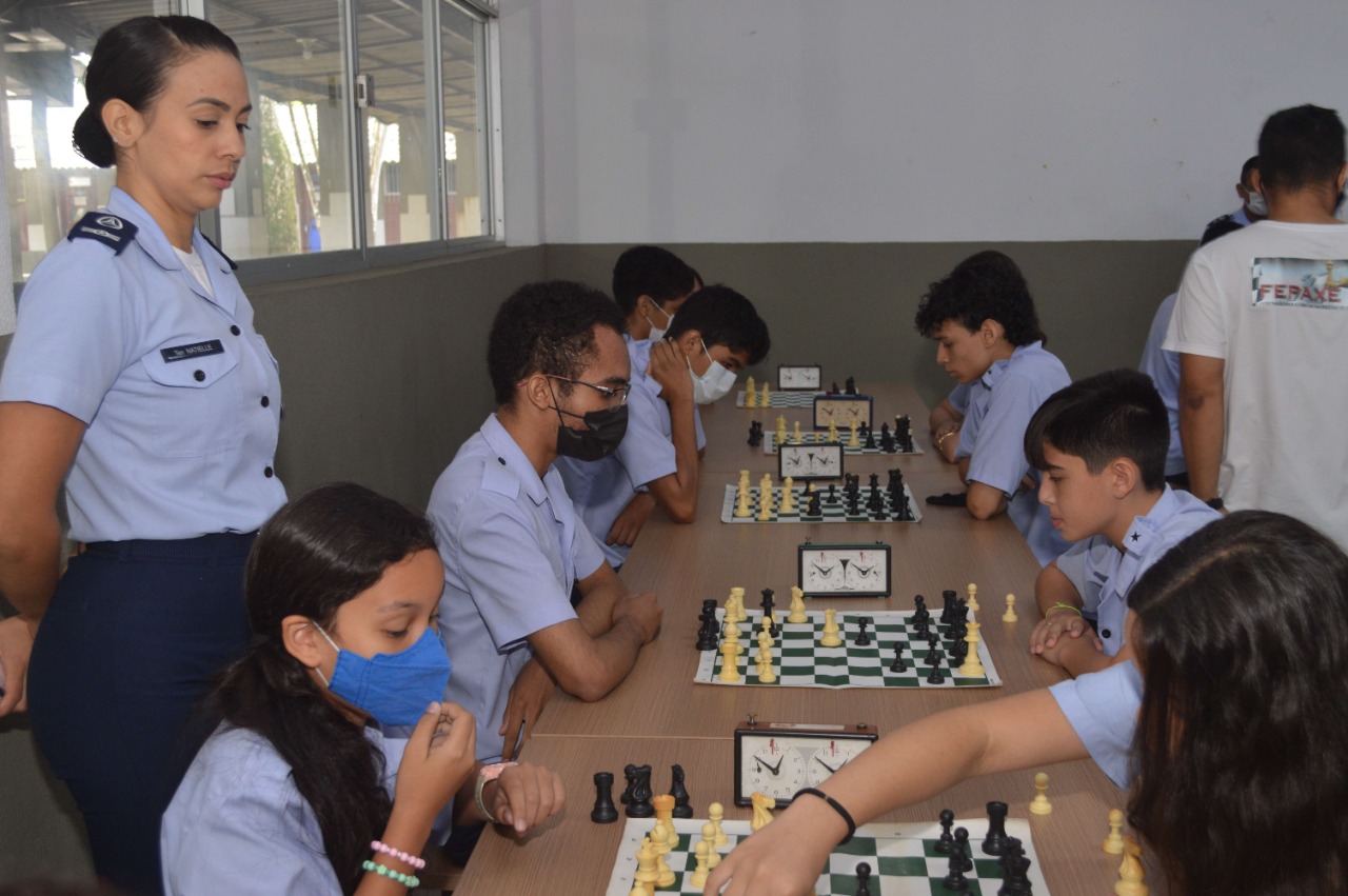 Clube Brasileiro de Xadrez Escolar recebe alunos de Santana do Paraíso   DIVEP – DIVISÃO DE AÇÕES PEDAGÓGICAS – SUPERINTENDÊNCIA REGIONAL DE ENSINO  DE CORONEL FABRICIANO/MINAS GERAIS – BRASIL