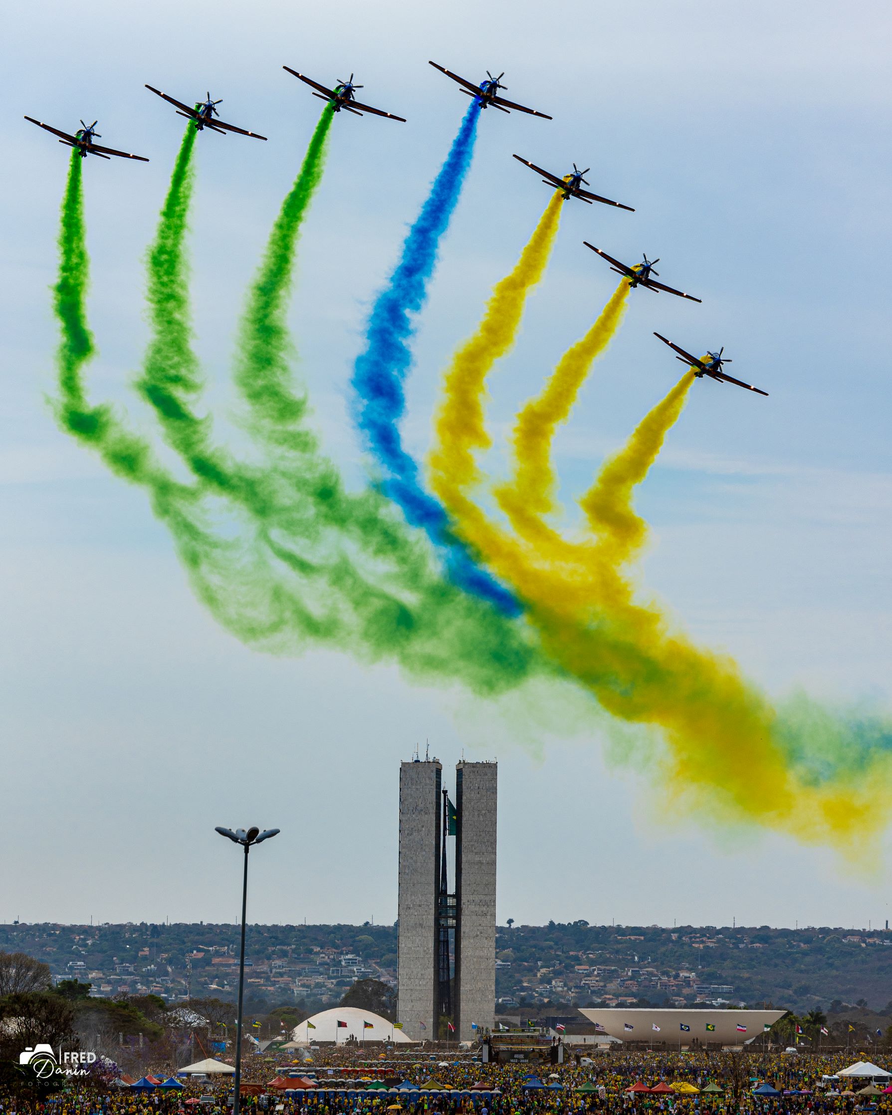 Circuito Bicentenário da Independência passou por oito capitais e teve como destaque a fumaça colorida