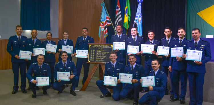 ILA PROMOVE CERIMÔNIA DE FORMATURA DA 25ª TURMA DO CURSO DE ESPECIALIZAÇÃO EM LOGÍSTICA (CESLOG)