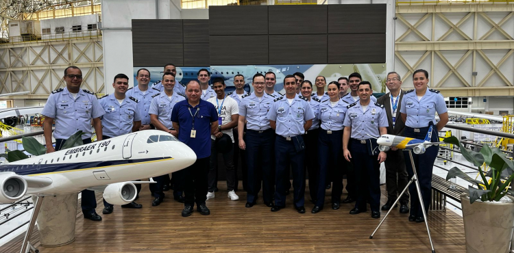 ALUNOS DA 26ª TURMA DO CESLOG REALIZAM VISITA TÉCNICA NA EMBRAER EM SÃO JOSÉ DOS CAMPOS ALUNOS DA 26ª TURMA DO CESLOG REALIZAM VISITA TÉCNICA NA EMBRAER EM SÃO JOSÉ DOS CAMPOS