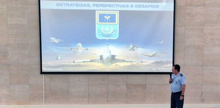 295º Encontro no INCAER - “Estratégias, perspectivas e desafios da Força Aérea para o ano de 2024”