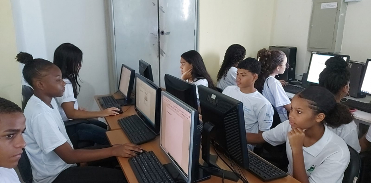 Curso de Informática Básica marca o apoio da Firjan SESI ao Programa Forças no Esporte na UNIFA Curso de Informática Básica marca o apoio da Firjan SESI ao Programa Forças no Esporte na UNIFA