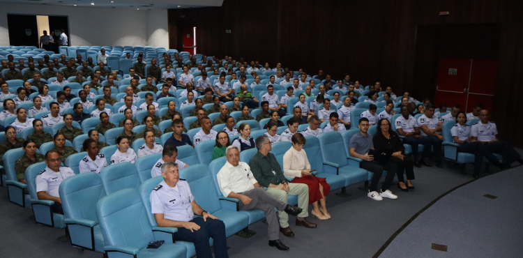 UNIFA realiza palestra sobre os Riscos no Ambiente Digital para Crianças e Adolescentes para os efetivos das unidades sediadas na GUARNAE AF 