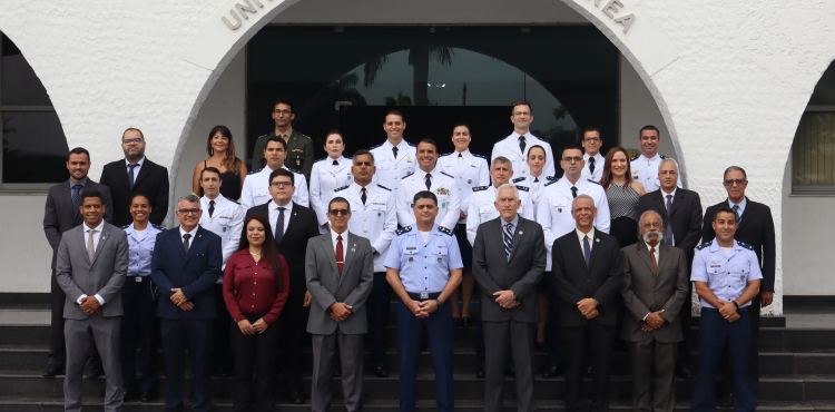 ENSINO – UNIFA DIPLOMA OS PRIMEIROS DOUTORES (CAPES) DO PROGRAMA DE PÓS-GRADUAÇÃO ENSINO – UNIFA DIPLOMA OS PRIMEIROS DOUTORES (CAPES) DO PROGRAMA DE PÓS-GRADUAÇÃO